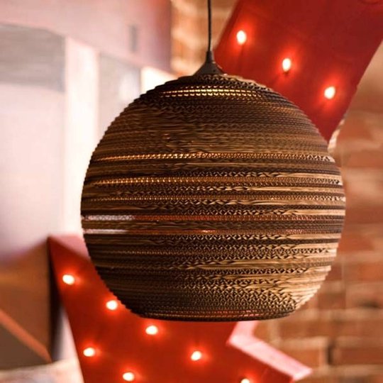 Ball - pyöreä kartonkiriippuvalaisin, 26 cm