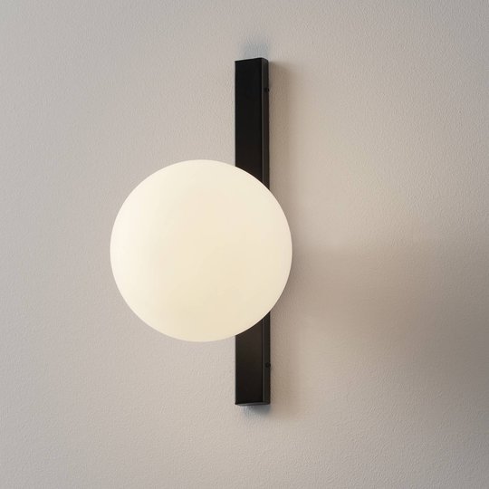 Seinävalaisin Enoire musta ja valkoinen, 1-lamp.