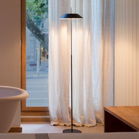 Mayfair - grafiitinharmaa LED-lattialamppu