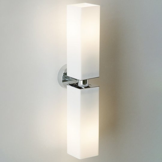 Kaksinkertainen CUBE TWIN -seinävalaisin, kromi