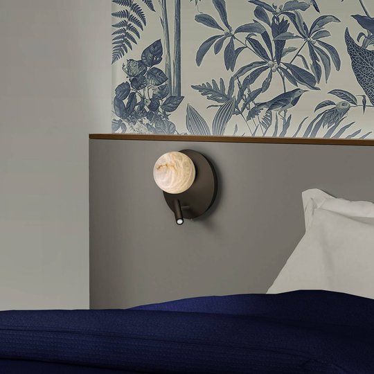 LED-seinävalaisin Tribeca lukuvalaisimella