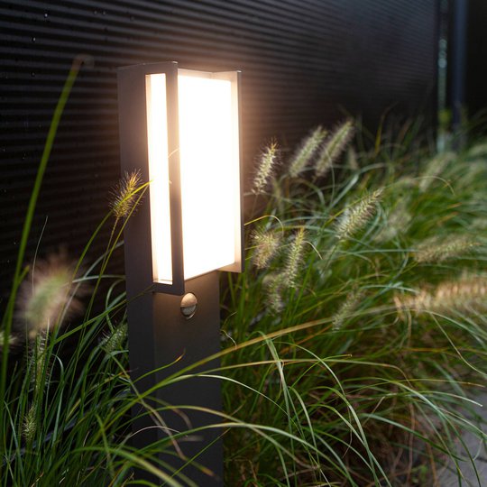 LED-pylväsvalo Qubo, antrasiitti, liiketunnistin