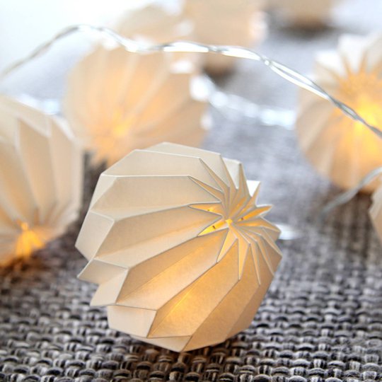 Herkkä Paper Flower -LED-valoketju, valkoinen