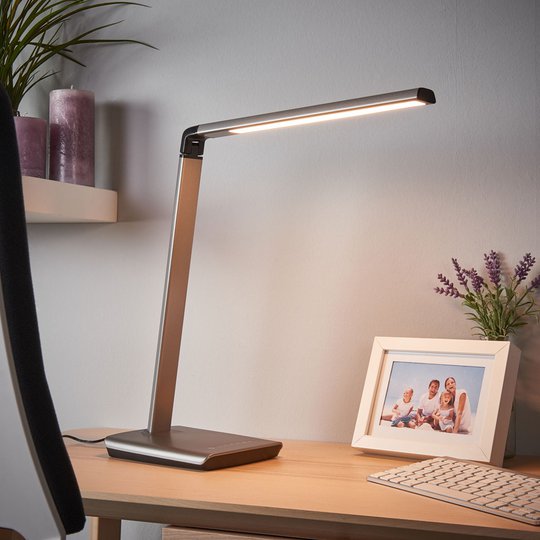 Metallinharmaa Kuno-pöytävalaisin LED, himm. USB