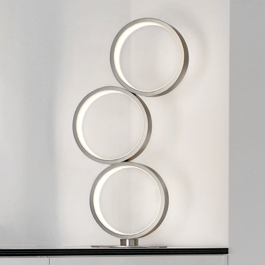 LED-pöytälamppu Loop, kolme rengasta