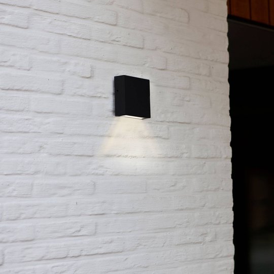 LED-ulkoseinälamppu Gemini XF, mattamusta