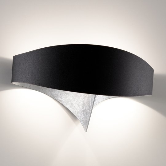 LED-seinävalaisin Scudo, jossa on lehtihopeaa