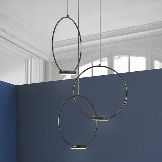 Kolmilamppuinen Odigiotto -LED-kattovalo, musta