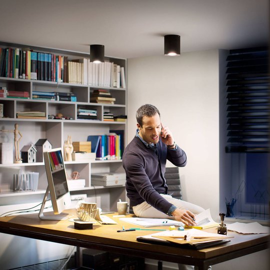 Philips Hue Pillar LED-spotti, himmennin, musta