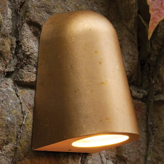 Merivedenkestävä Mast Light-ulkoseinävalaisin