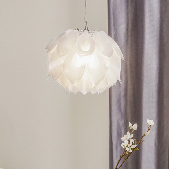 Luonnollinen riippuvalaisin Flora S, valkoinen