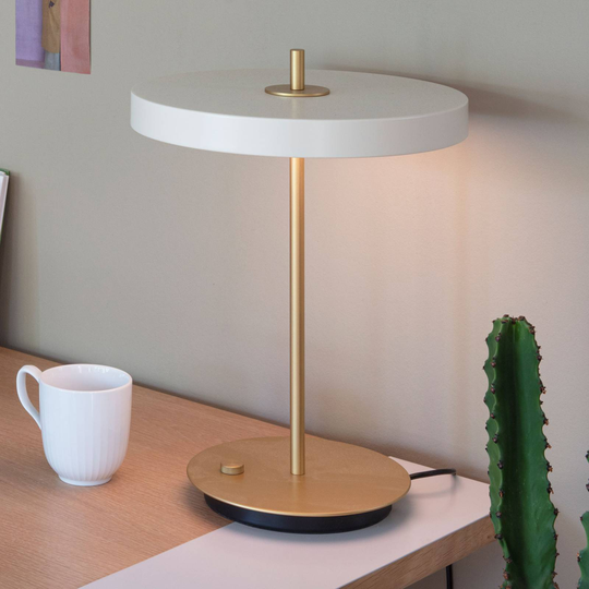 UMAGE Asteria table -pöytälamppu, helmenvalkoinen
