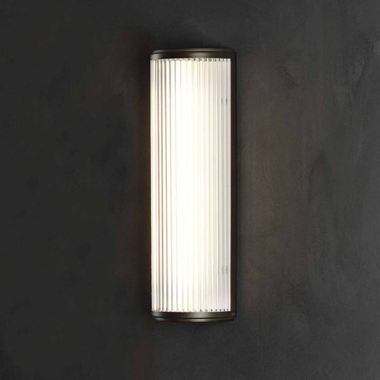 Hienoilla urilla LED-seinävalaisin Versailles
