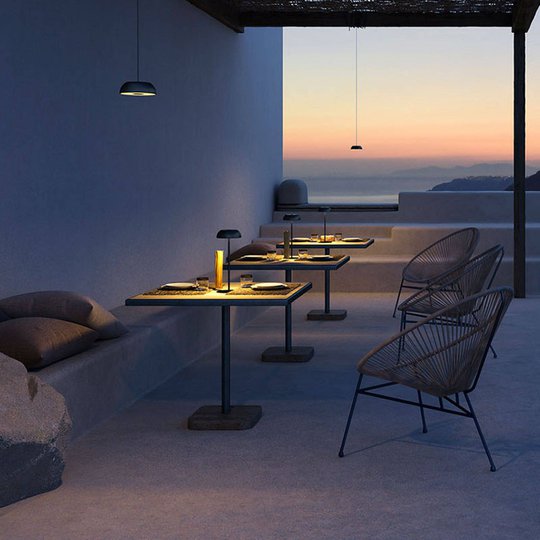 Axolight Float LED-designer-pöytälamppu, musta
