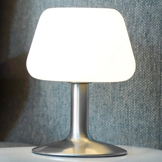 Pieni LED-pöytälamppu Till kosketushimmennin teräs