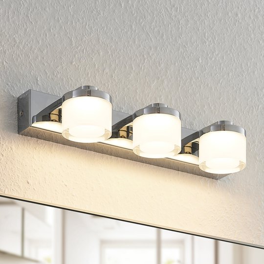 Arcchio Kejan -LED-seinälamppu IP44 3-lamppuinen