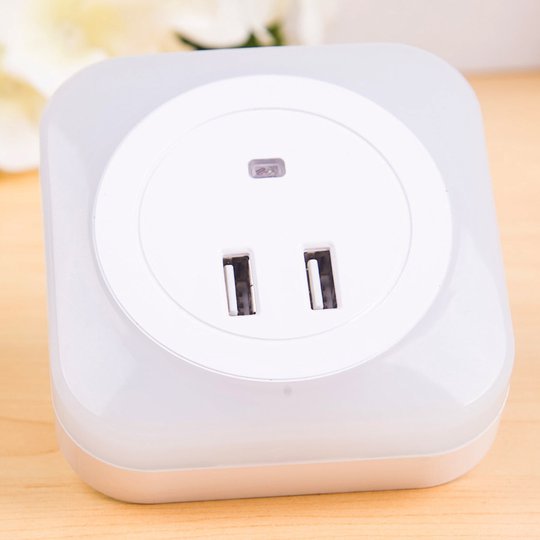 LED-yövalo Brit, tunnistin, USB-liitäntä, kulmikas