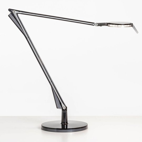 Kartell Aledin Tec -LED-pöytälamppu savunharmaa