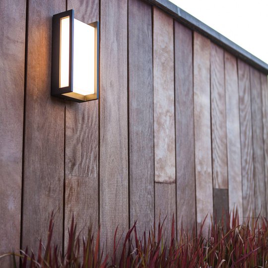 LED-ulkoseinälamppu Qubo, RGBW, älykäs ohjaus