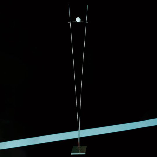 Ingo Maurer Ilios – design-lattiavalaisin, hopea