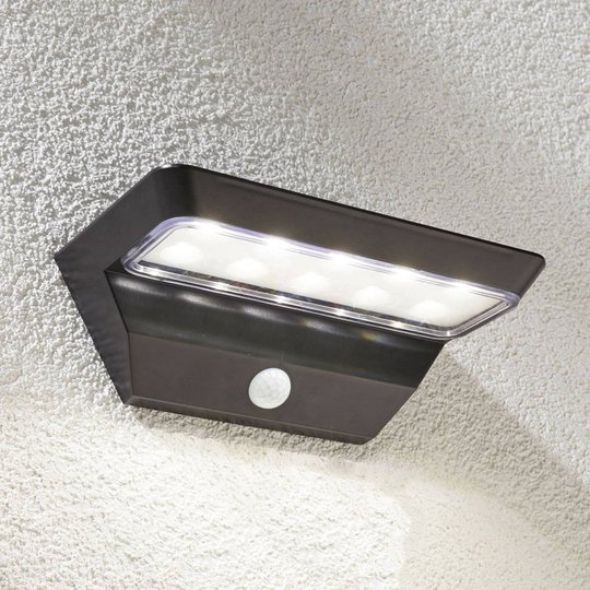 Emilio – LED-aurinkoseinävalaisin tunnistimella