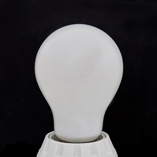 E27 -LED-lamppu 4W, 470Lm, 2700K, opaali