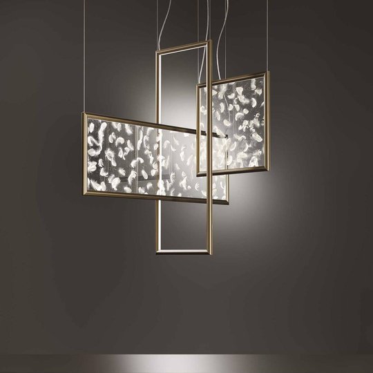 OLEV Poly Plumage -LED-riippuvalo aidoilla sulilla