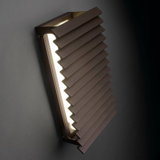 Bover Lineana V -LED-ulkoseinävalaisin, ruskea