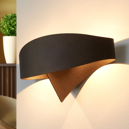 Pronssinen designer-seinävalaisin Scudo