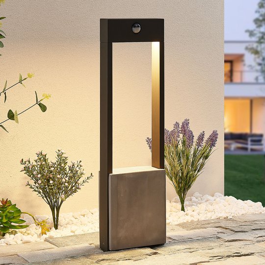 Lucande Tekiro -LED-pylväsvalo anturilla, 60 cm