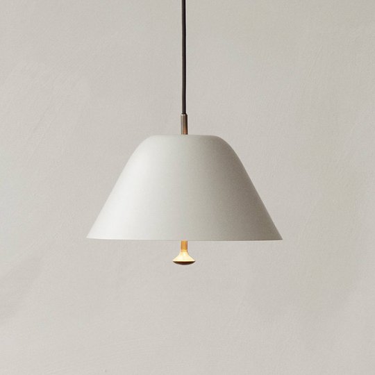 Menu Levitate -riippuvalo Ø 28 cm vaaleanharmaa