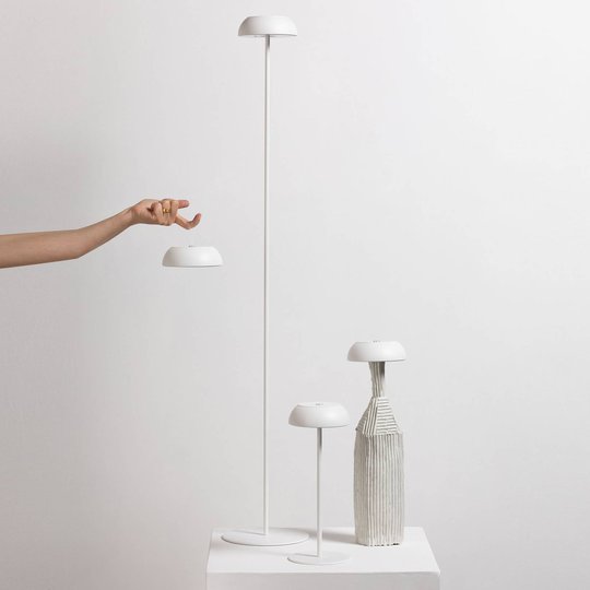 Axolight Float LED-designer-lattiavalo, valkoinen