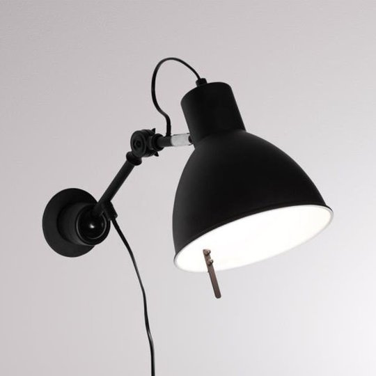 LOUM Iwo 1 -seinälamppu pistokkeella, säde 50 cm