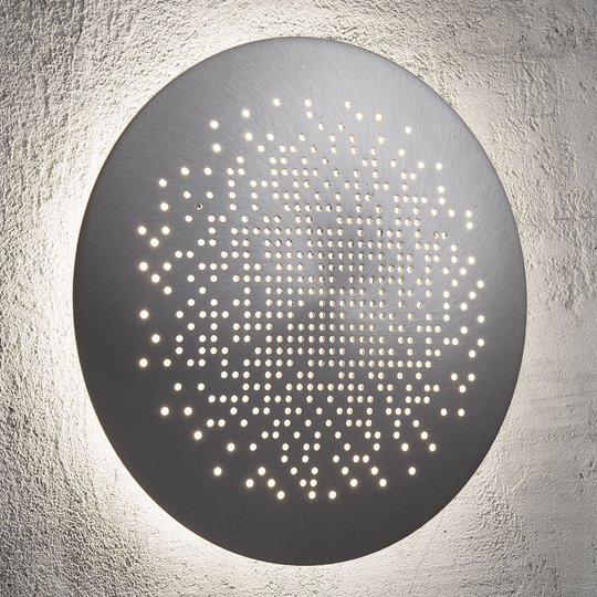 LED-seinävalo Hunt upean ilmeen luovilla rei’illä