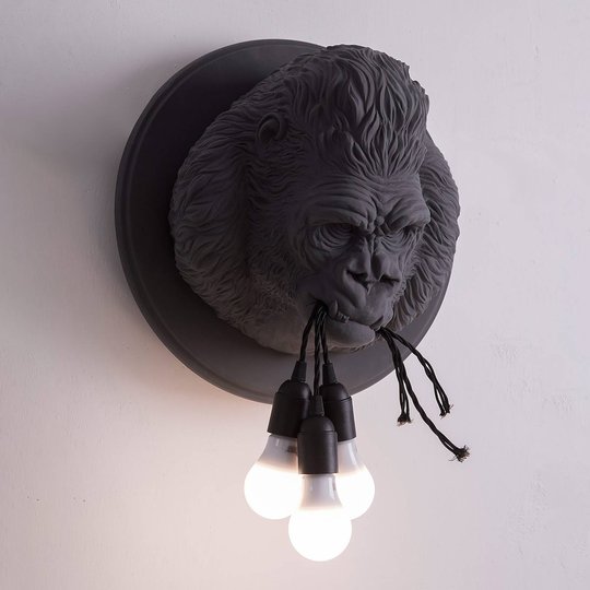 Karman Ugo Rilla - design-seinävalaisin, harmaa