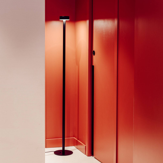 Milan Peak Lane -LED-lattiavalo, musta, 170 cm