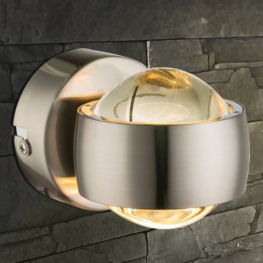Hienosti valaiseva LED-seinävalaisin Randi nikkeli