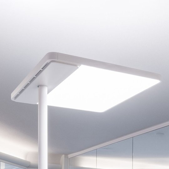 Toimiston LED-lattiavalaisin Linea-F himmentimellä