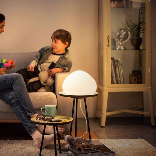 Philips Hue White Ambiance Wellner LED-pöytälamppu