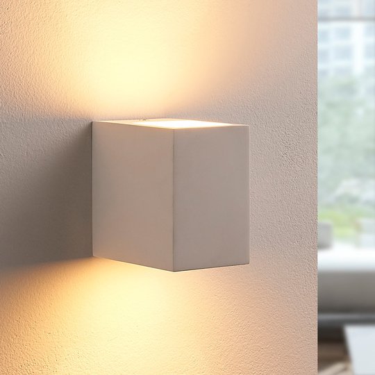 Valkoinen LED-seinävalaisin Jannes, kipsiä