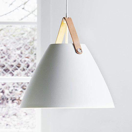 Nahkaripustimilla – LED-riippuvalaisin Strap 36