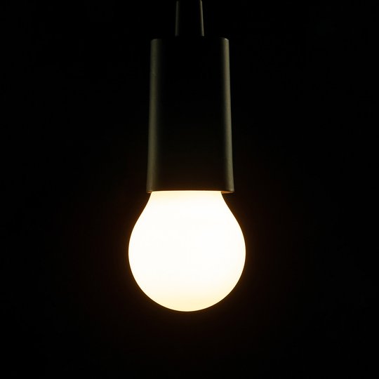 SEGULA-LED-lamppu E27 8W opaali ambient dimming
