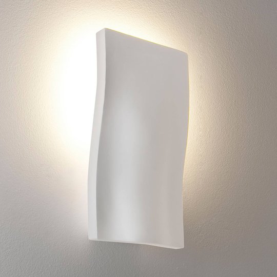 Astro S-Light -seinävalaisin kipsiä