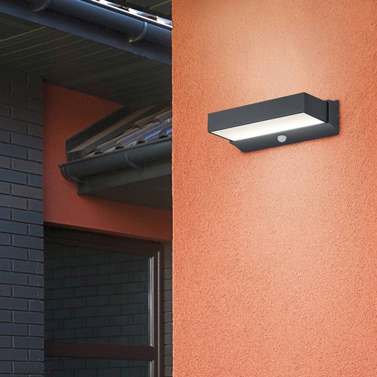 LED-ulkoseinälamppu Cuando liiketunnistimella