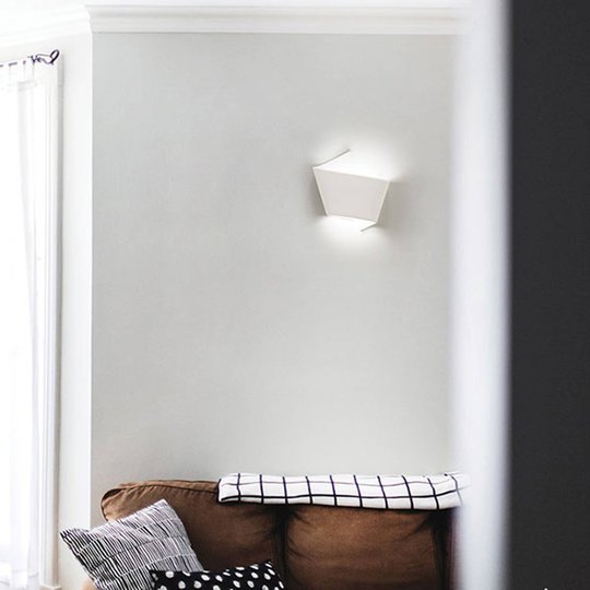 LED-seinävalo 2498 keraaminen 2700K, himmennettävä