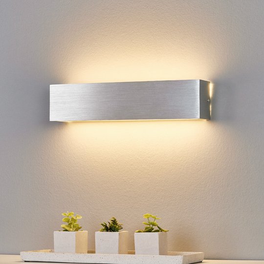 Alumiininvärinen LED-seinävalaisin Ranik