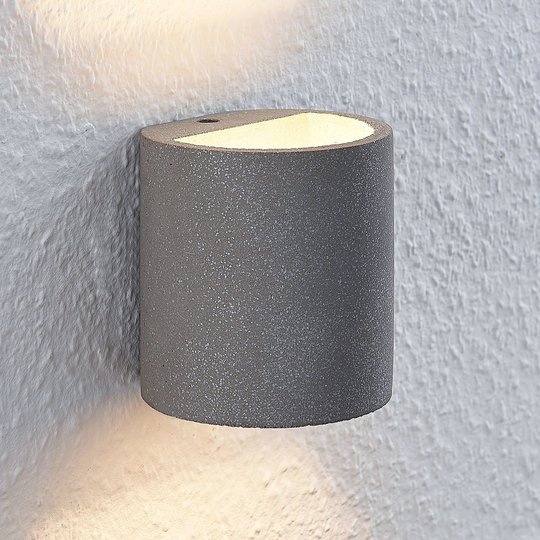 Lindby Edvin LED-seinävalaisin betonista, lieriö