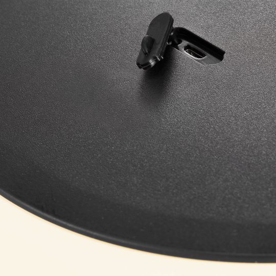 LED-pöytälamppu Kettle Tripod, varjostin 36 cm